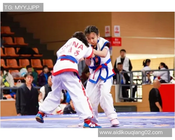 古典摔跤的魅力与技艺传承探讨：从历史到现代的演变与发展